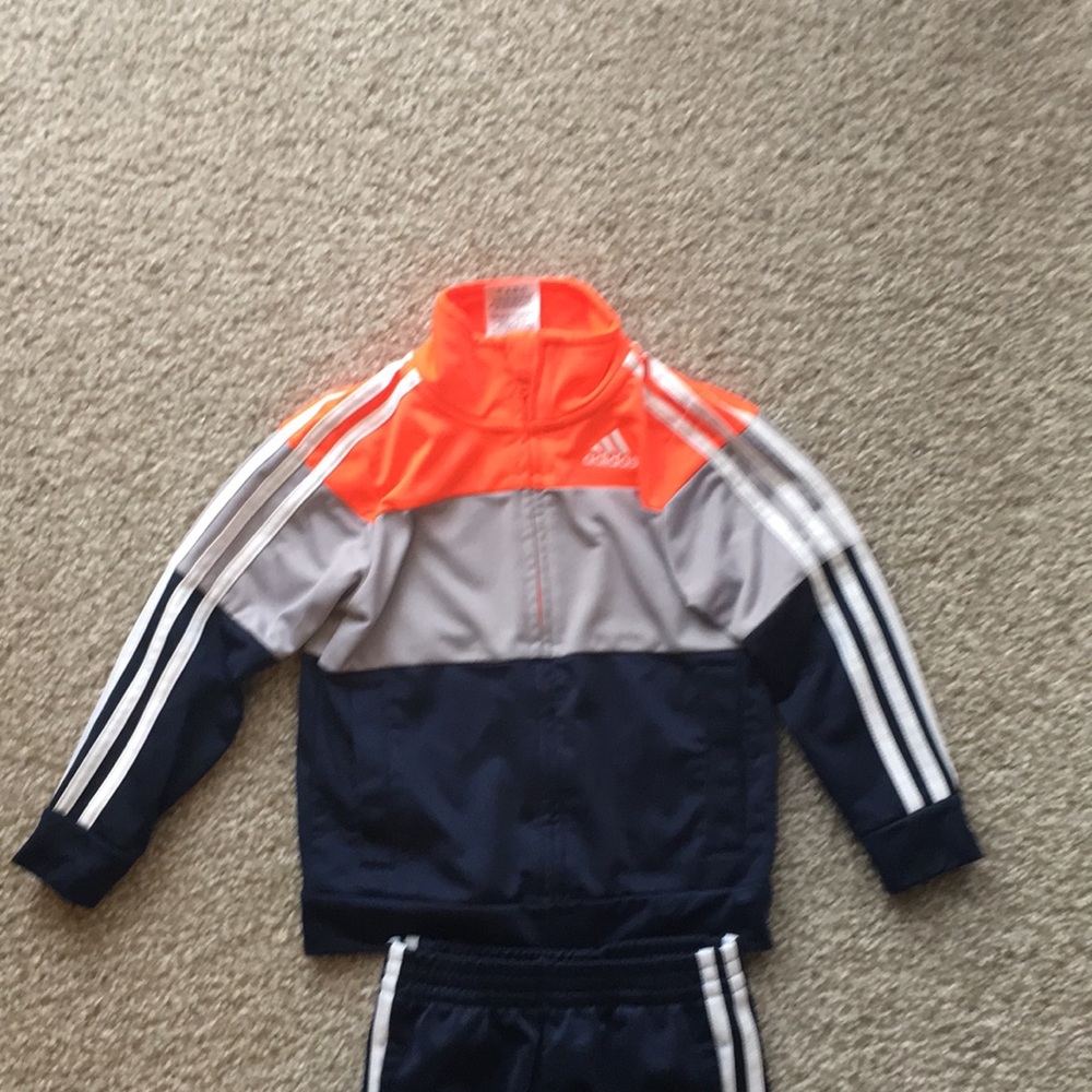 Adidas 2 piece set “track suit” 3T - Picture 2 of 10
